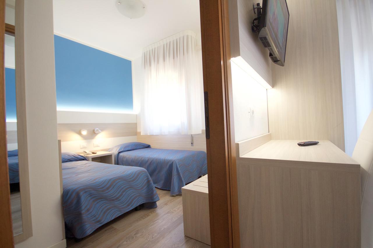 Hotel Serenella Lido di Jesolo Exteriör bild