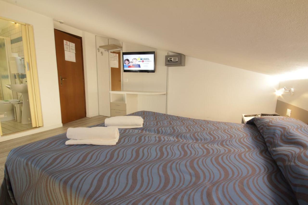 Hotel Serenella Lido di Jesolo Exteriör bild
